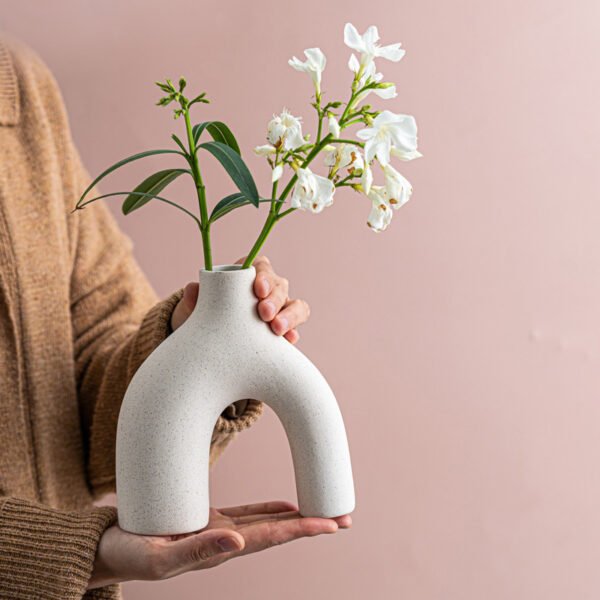 2 legs ceramic vase