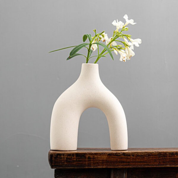 2 legs ceramic vase