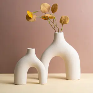 2 legs ceramic vase
