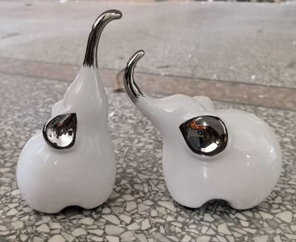 Set of 2 elephants white and silver