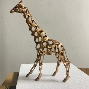 Giraffe metal sculpture
