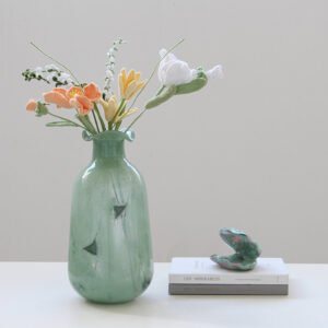 800px-绿色07 Green glass vase